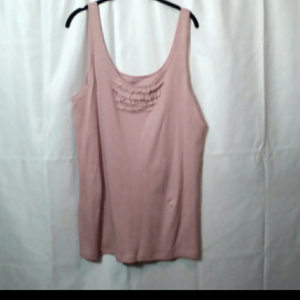 🦋3/$15🦋 Women's tank 2X